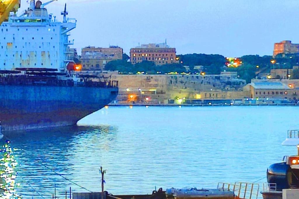 Crew 2 Savynomad Harbour Residences Wow Views Cospicua Экстерьер фото