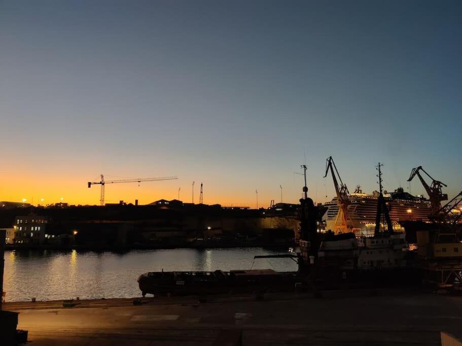 Crew 2 Savynomad Harbour Residences Wow Views Cospicua Экстерьер фото